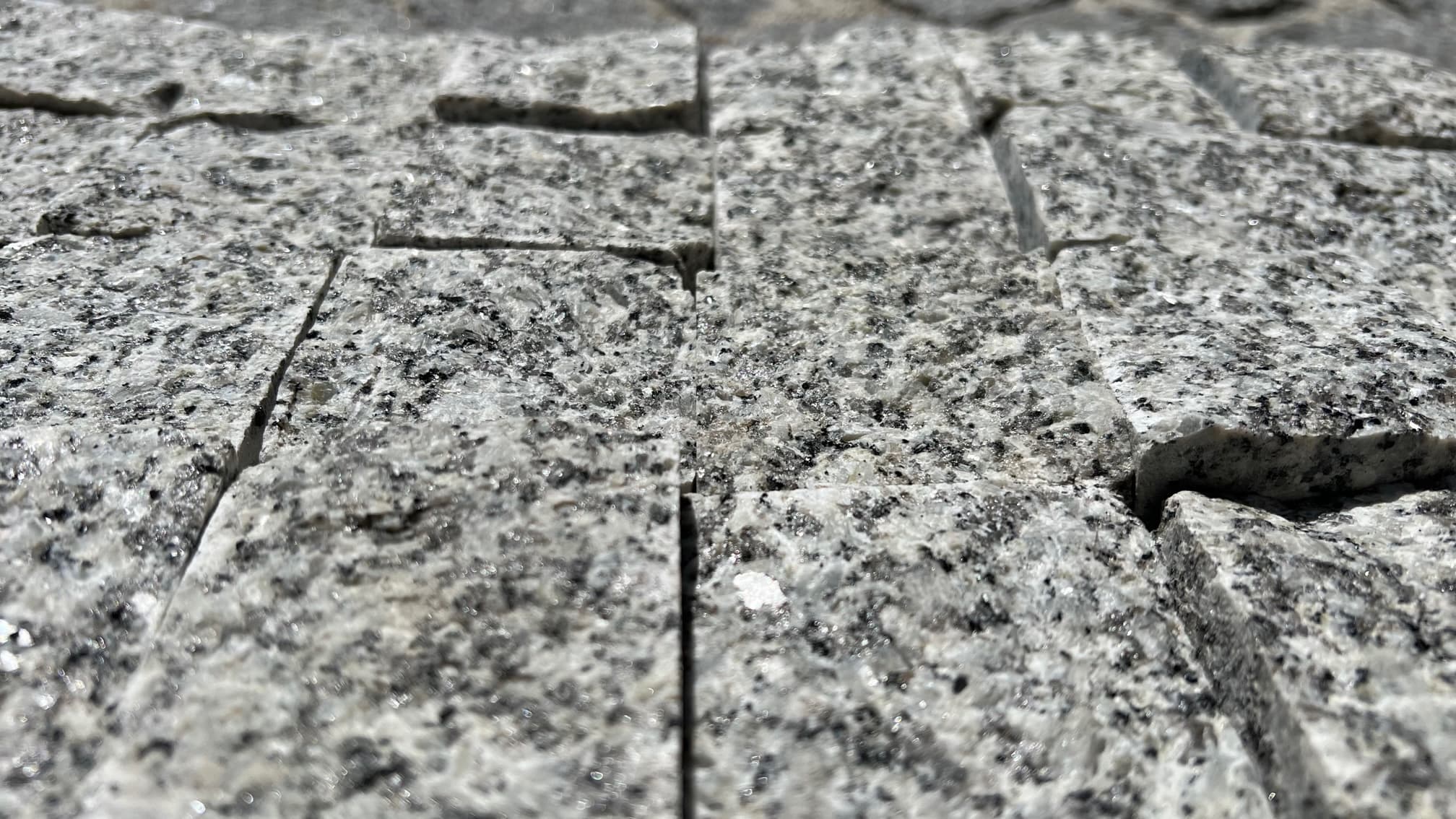 řezaná kostka detail