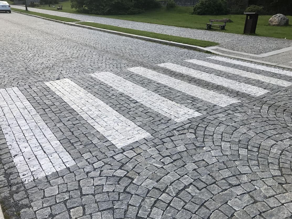 Pěší zóna v Karlově Studánce