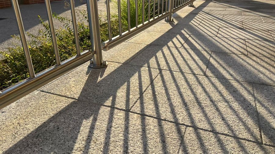 Žulová dlažba: Kameny trvanlivosti a krásy pro váš projekt. 