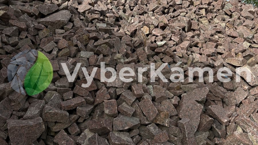 Žulový tříděný odsek, tl. cca 60–150mm červený, hrubozrnný