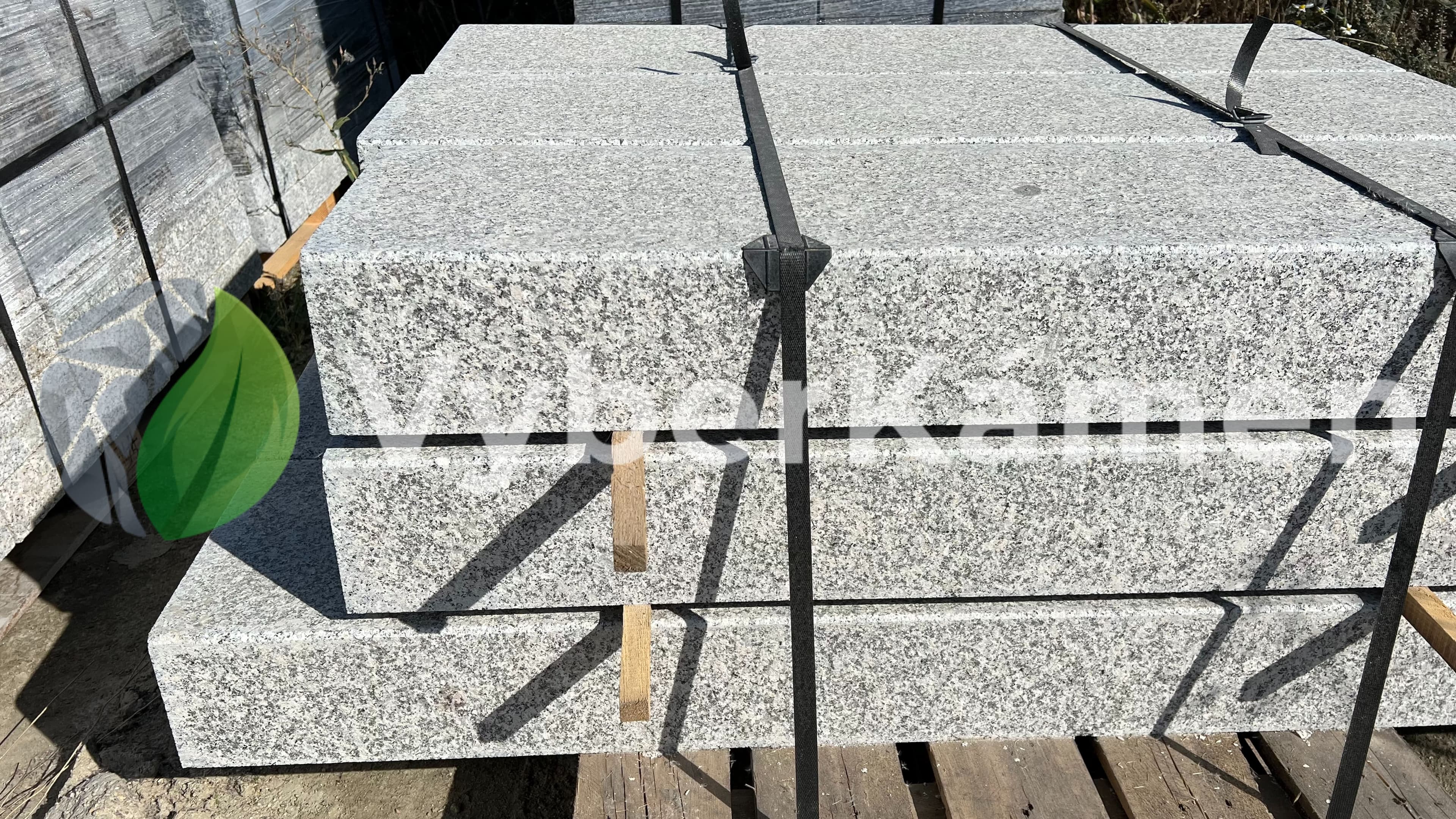 Žulové schody na paletě