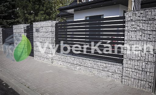 Žulové odseky jako výplň do gabionu